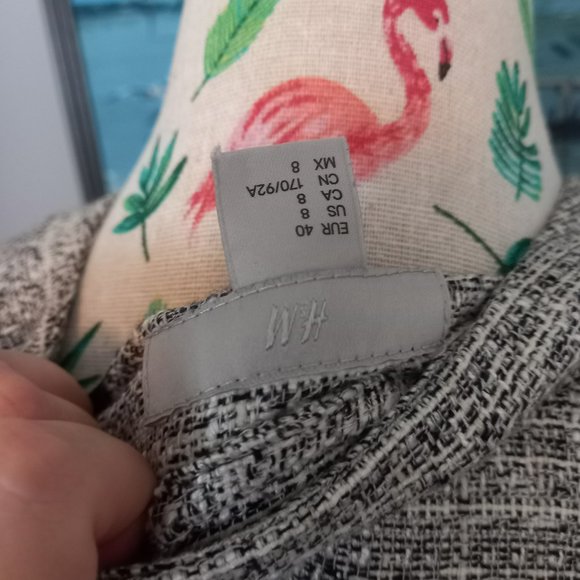 H&M Collarless grey blazer with modern simple lines, pockets (Size 10) - Picture 8 of 8